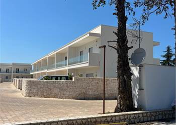 NUOVA VILLA A SCHIERA BILIVELLI ANGOLARE